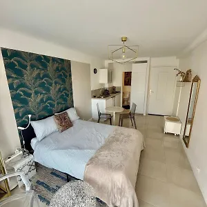 Carnot 1 , Cannes France